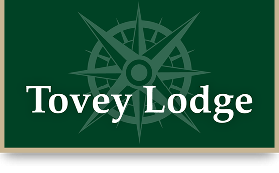 May Garland Inn (logo)