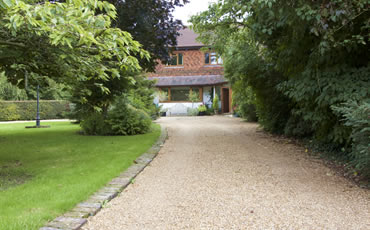 Gelagar Driveway
